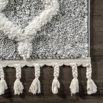 NuLOOM Wylde High Low Soft Shaggy Diamond Moroccan Tassel Area Rug 4 NuLOOM Wylde High Low Soft Shaggy Diamond Moroccan Tassel Area Rug - Image 4